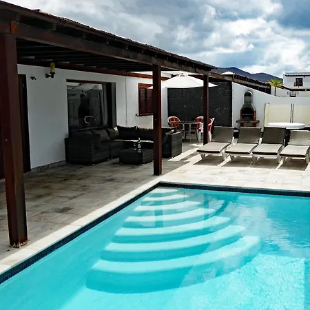 Villa Beautiful Lanzarote 3 Bedrooms Strelitzia South Facing Secluded Private Pool