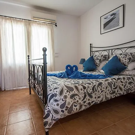 Villa Beautiful Lanzarote 3 Bedrooms Strelitzia South Facing Secluded Private Pool *