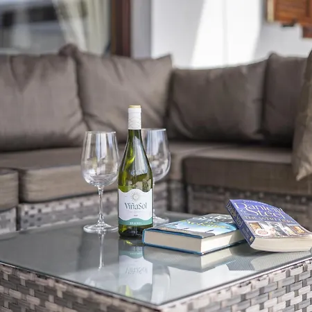 Beautiful Lanzarote 3 Bedrooms Strelitzia South Facing Secluded Private Pool * Playa Blanca (Lanzarote)
