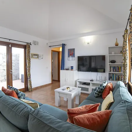 Villa Beautiful Lanzarote 3 Bedrooms Strelitzia South Facing Secluded Private Pool Playa Blanca (Lanzarote)