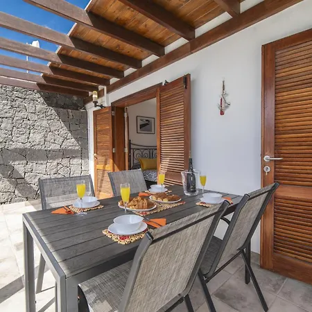 Beautiful Lanzarote 3 Bedrooms Strelitzia South Facing Secluded Private Pool *