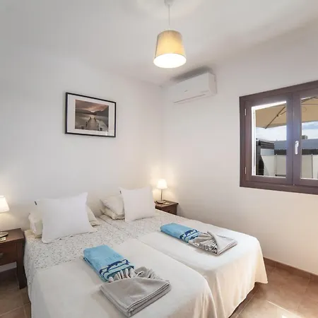 Villa Beautiful Lanzarote 3 Bedrooms Strelitzia South Facing Secluded Private Pool *