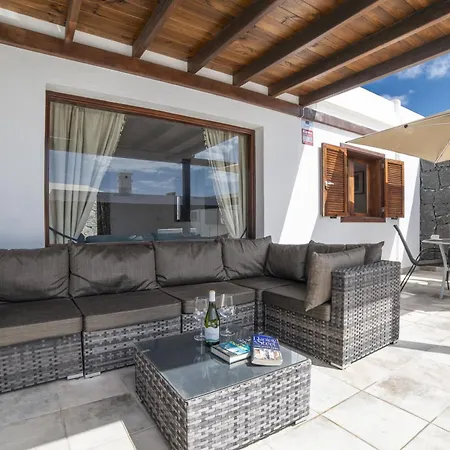 Beautiful Lanzarote 3 Bedrooms Strelitzia South Facing Secluded Private Pool * Playa Blanca (Lanzarote)