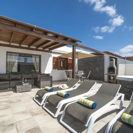 Beautiful Lanzarote 3 Bedrooms Strelitzia South Facing Secluded Private Pool *